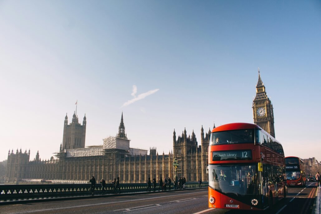 9 Expert-Recommended Steps to Secure Admission and Study in the UK
